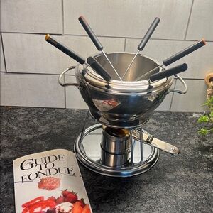 Copco Stainless Steel Fondue Set with 6 Black Handled forks. Looks almost new